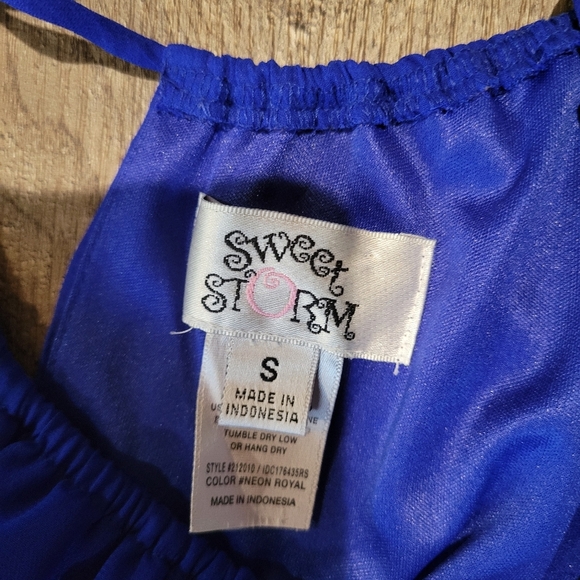 Elegant Blue Sleeveless Dress - Picture 8 of 8